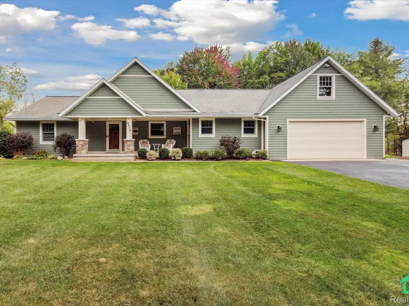 6970 Obervalden Dr, Bellaire, MI 49615