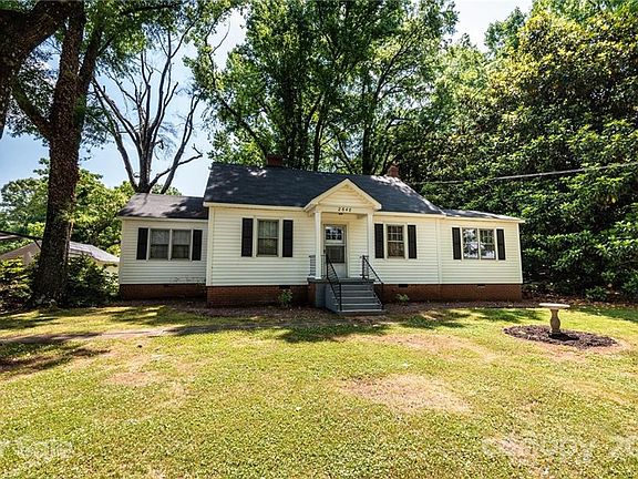 5th image of 2648 N Ashe Ave
