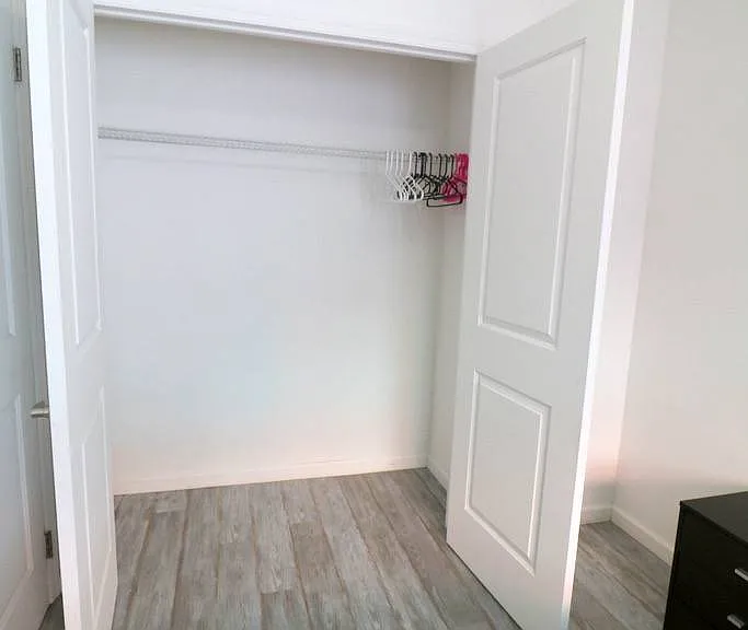 521 W 48th St #2D — Photo 9