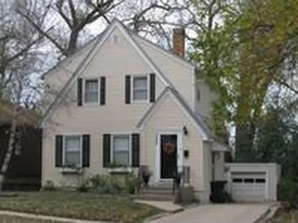 3239 Douglas St, Sioux City, IA 51104