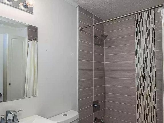 5th image of 1648 Waterhouse St