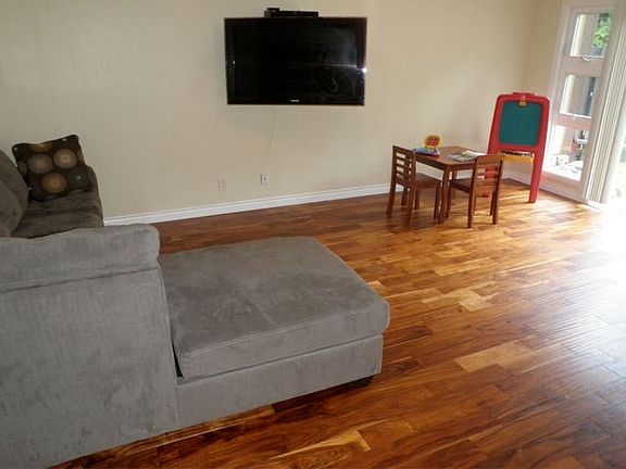 Living room/included TV