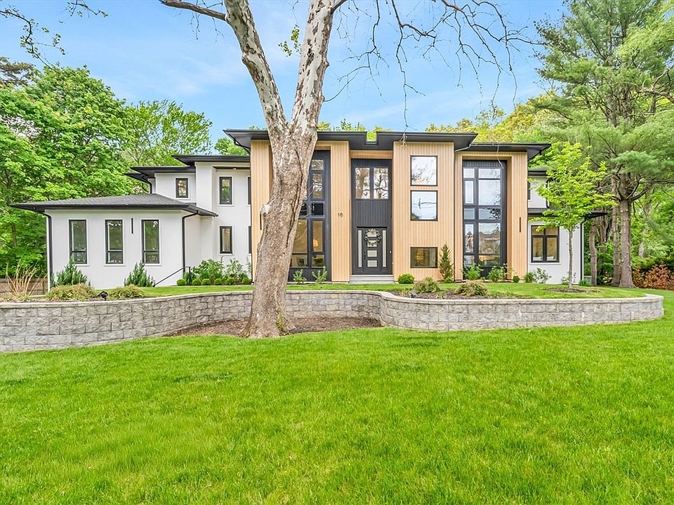 1st image of 16 Winchester Dr