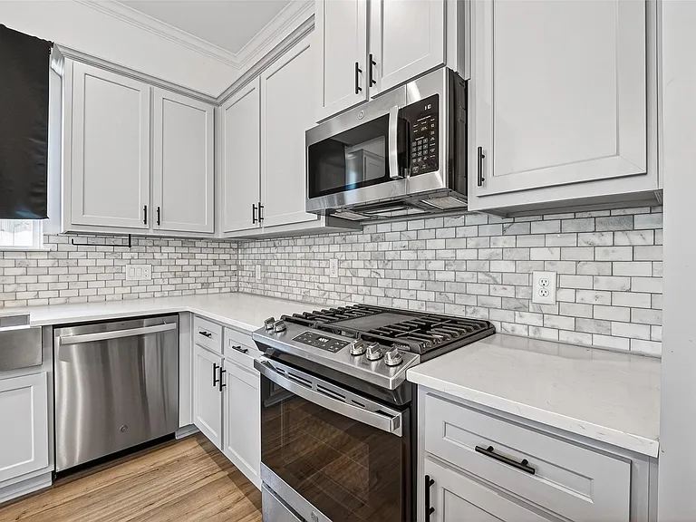 7314 Avenue L — Photo 7