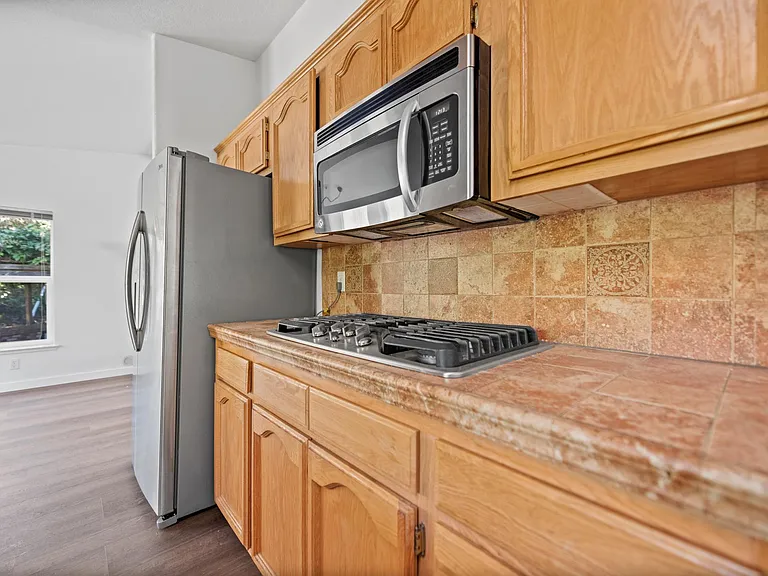 1057 E La Loma Ave — Photo 26