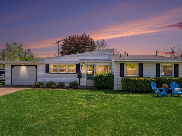 224 South St, Spring Lake, MI 49456