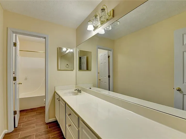3380 McClure Woods Dr — Photo 37