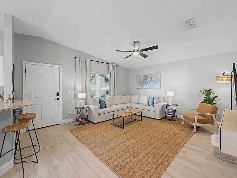 6052 114th Ave — Photo 5