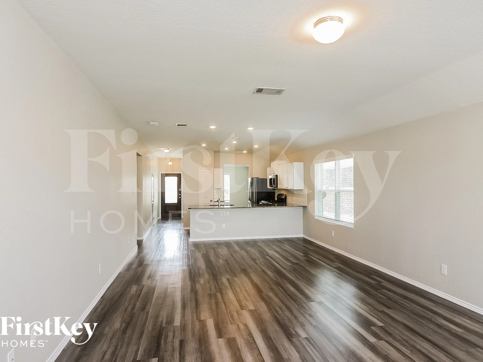 3 bed, 2.0 bath, 1641 sqft, $1,800 — Photo 3