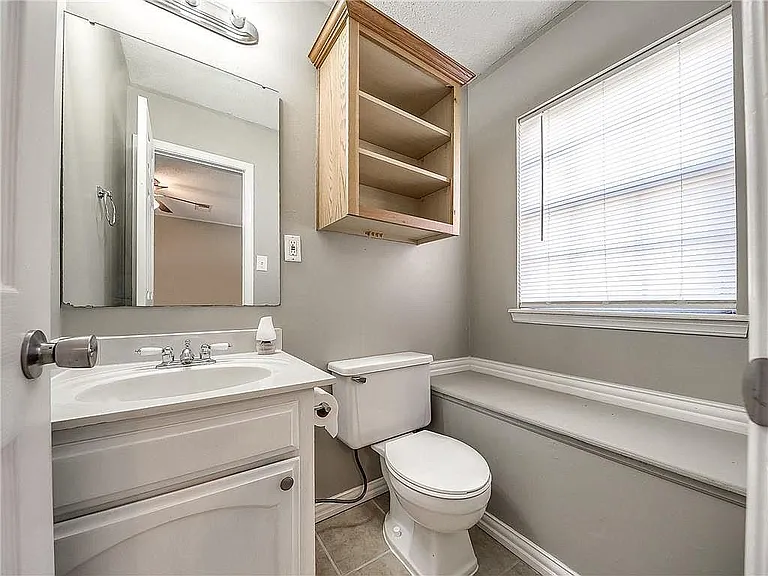 1204 Northgate Ter — Photo 9