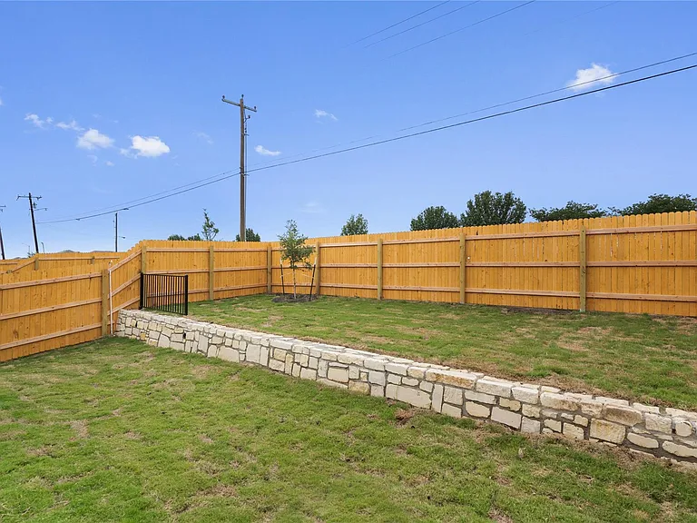 18609 Cremello Dr #B — Photo 22