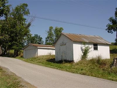2nd image of 2704 Davis Rd