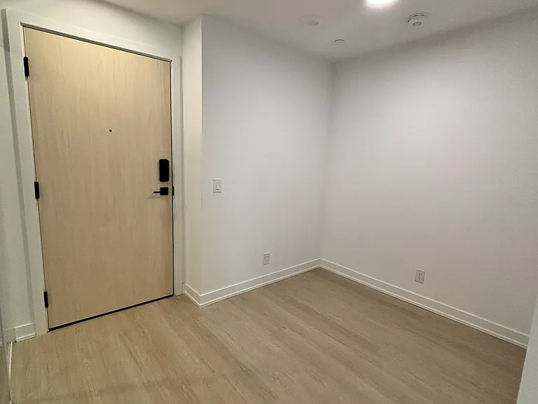 699 Sheppard Ave E #523 — Photo 2
