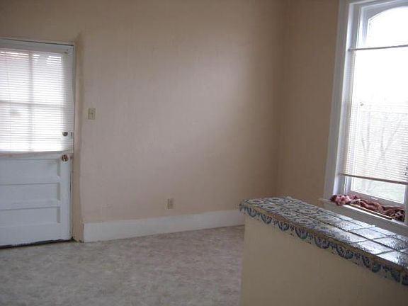 5th image of 703 N Texas St APT 4