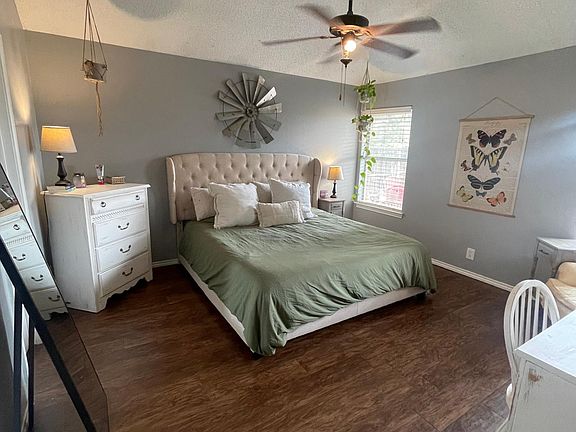 2nd image of 812 Brittany Dr