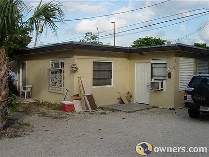 3rd image of 525 46th St