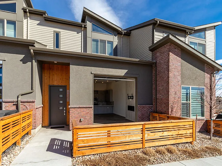 10141 Morrison Rd — Photo 3