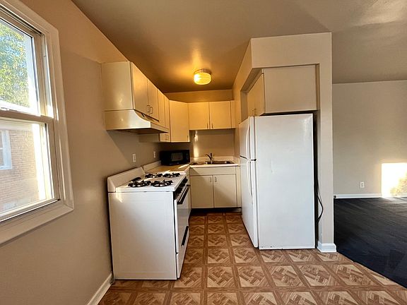 4th image of 2223 Ackley Ave #279