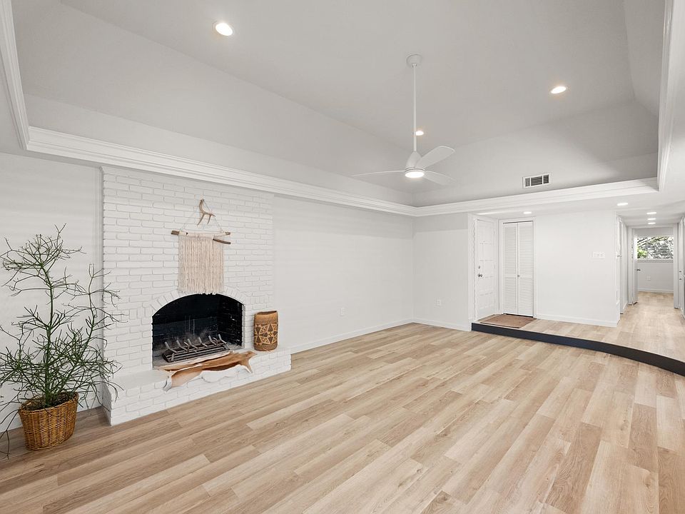 1st image of 3204 Maywood Ave #B