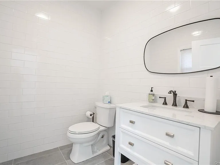 49 Conklin Ave — Photo 13