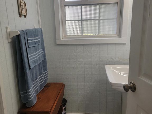 4th image of 514 Cypress Dr.