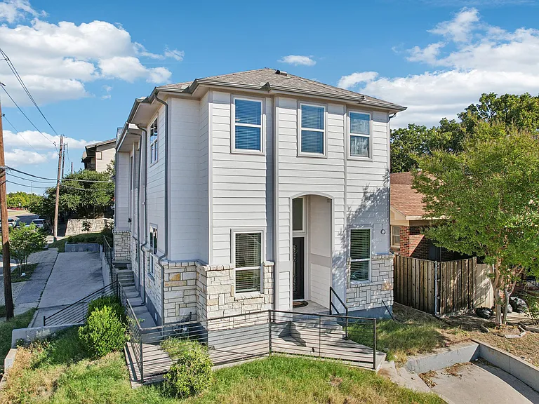 422 N Marlborough Ave — Photo 28