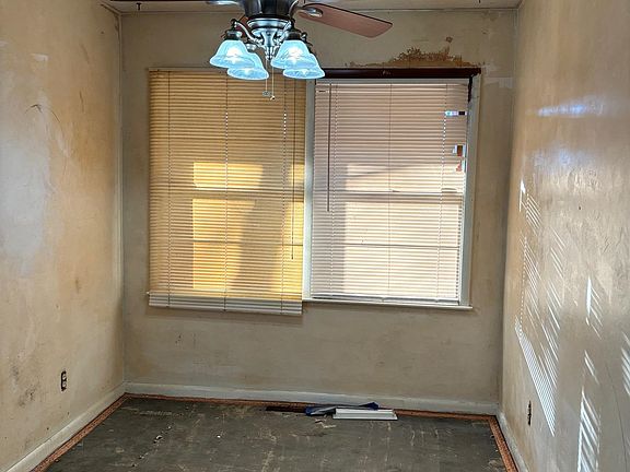 4th image of 634 N Clayton Ave