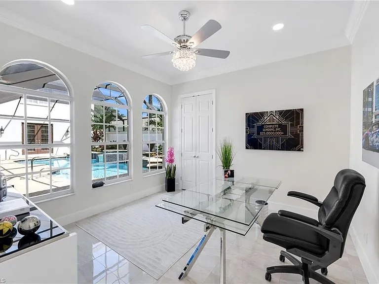 22660 Fairlawn Ct — Photo 32