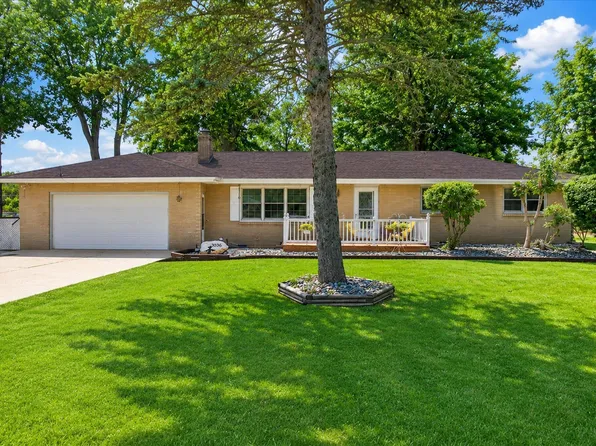 3036 W Bluffwood Ter, Saint Joseph, MI 49085