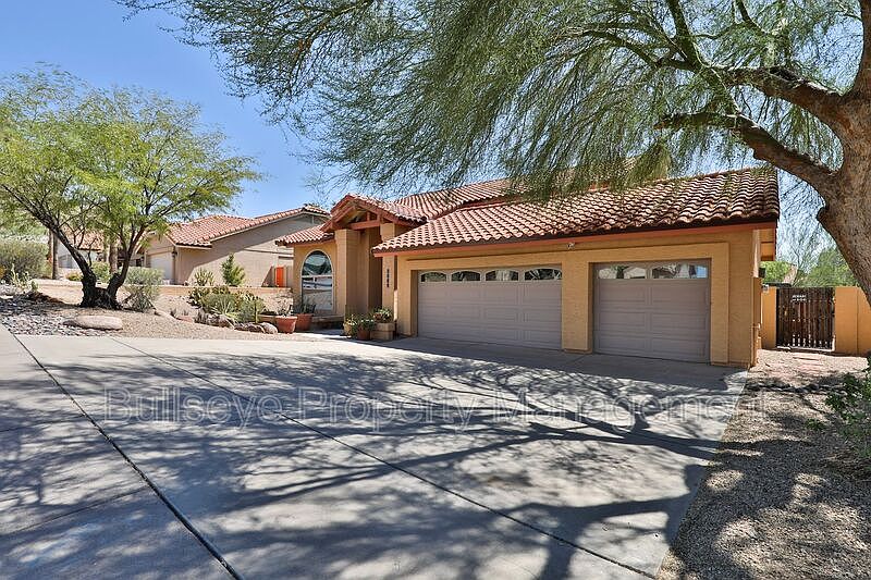 1st image of 1109 E Braeburn Dr