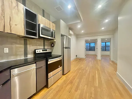 239 Scholes St Photo 1