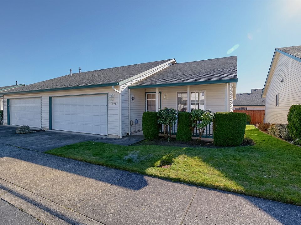 1st image of 7209 NE 44th Way