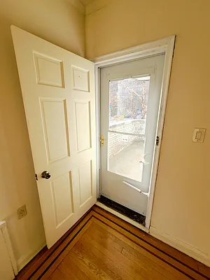 Rented by Metro Garden Realty NYC | media 24