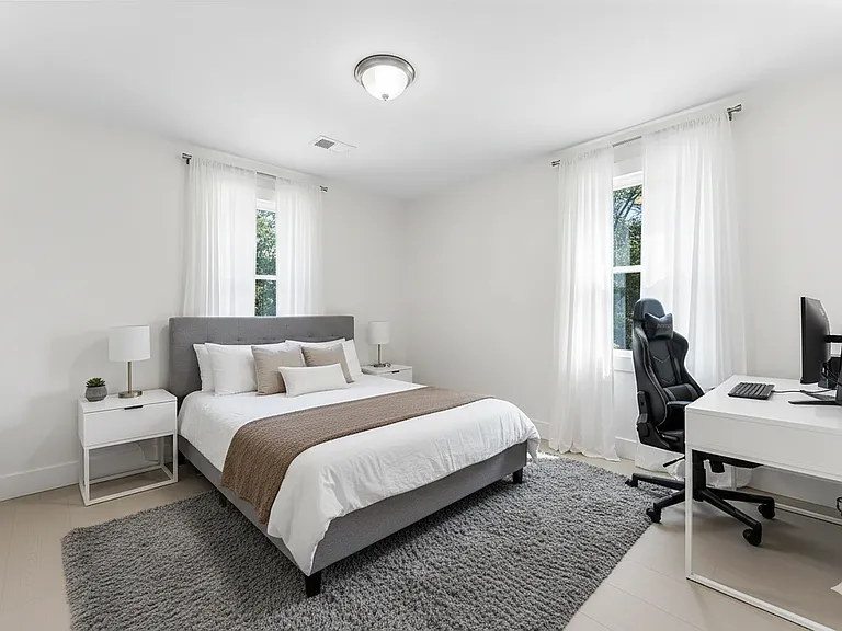 202 Loop St — Photo 10