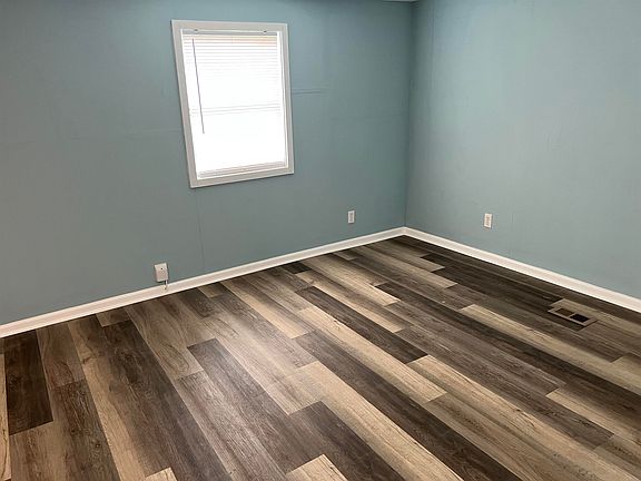 3rd image of 4101 John Henry Ln.