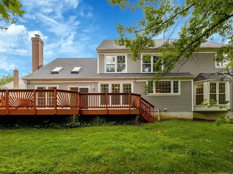814 Autumn Breeze Ct — Photo 27