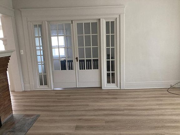 3rd image of 309 Bedford Ave #2