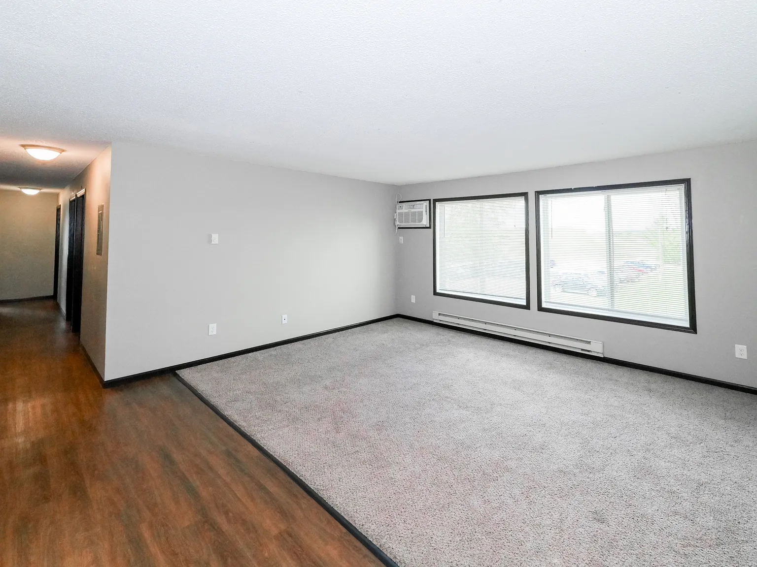Quarters - 832 21st Avenue Southeast - 21 — Photo 4