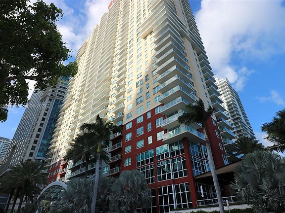 3rd image of 1155 Brickell Bay Dr APT 2302