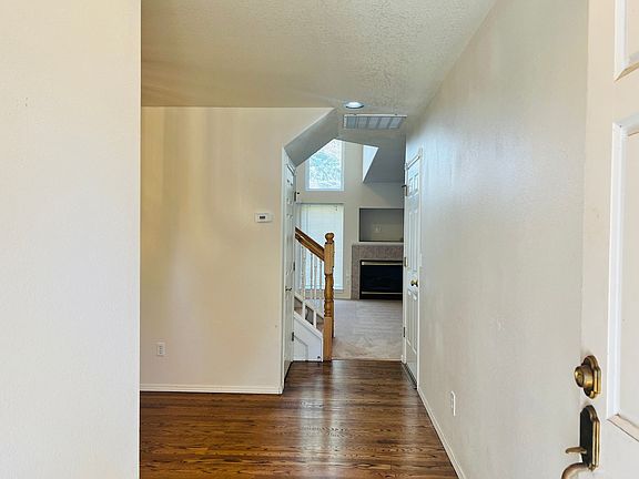 2nd image of 830 NE 71st Ave