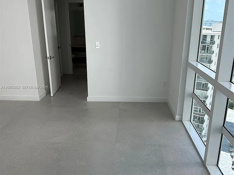 218 SE 14th St #1908 — Photo 5