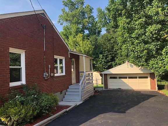 3rd image of 10803 Alberta Dr