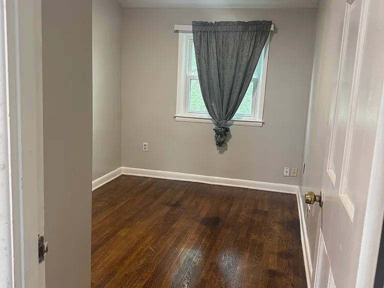 2126 Pitney Rd — Photo 6