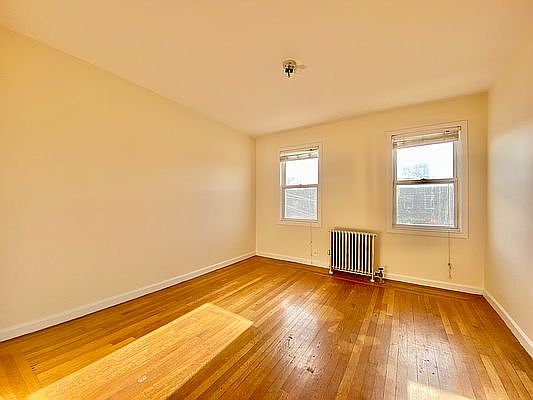 1st image of 2123 29th Ave #2