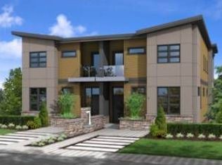 225 1st St #B, Kirkland, WA 98033