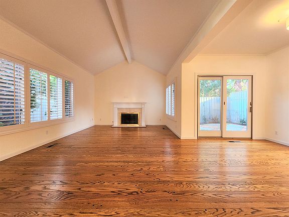 5th image of 13 Chateau Dr