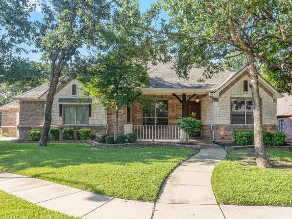 8642 Wavyleaf Ln, North Richland Hills, TX 76182