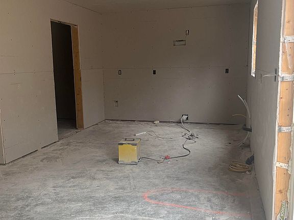 5th image of 57 Kara Anne Ct