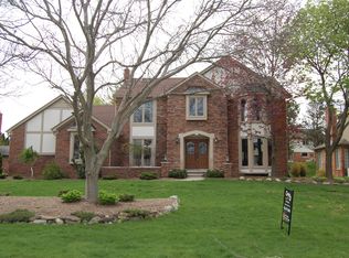 1833 Jason Cir, Rochester Hills, MI 48306