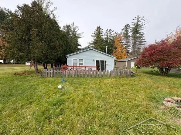 5155 Martin Rd, Beaverton, MI 48612